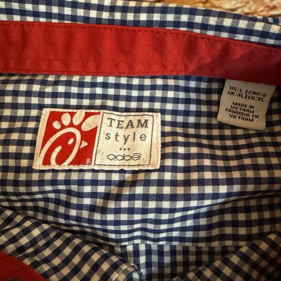 Chick-fil-A Blue White Plaid Oobe Team Style Work Shirt Uniform Top Womens Large - Picture 7 of 7